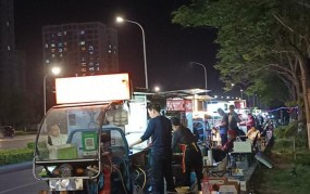 在深夜食堂炸出人间烟火气 市井活力的夜间画卷！夜间爆料